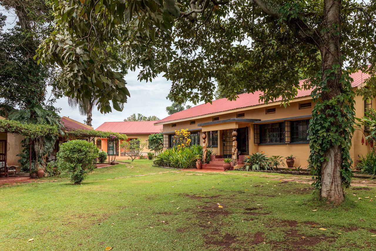 Airport Guesthouse 엔테베 외부 사진