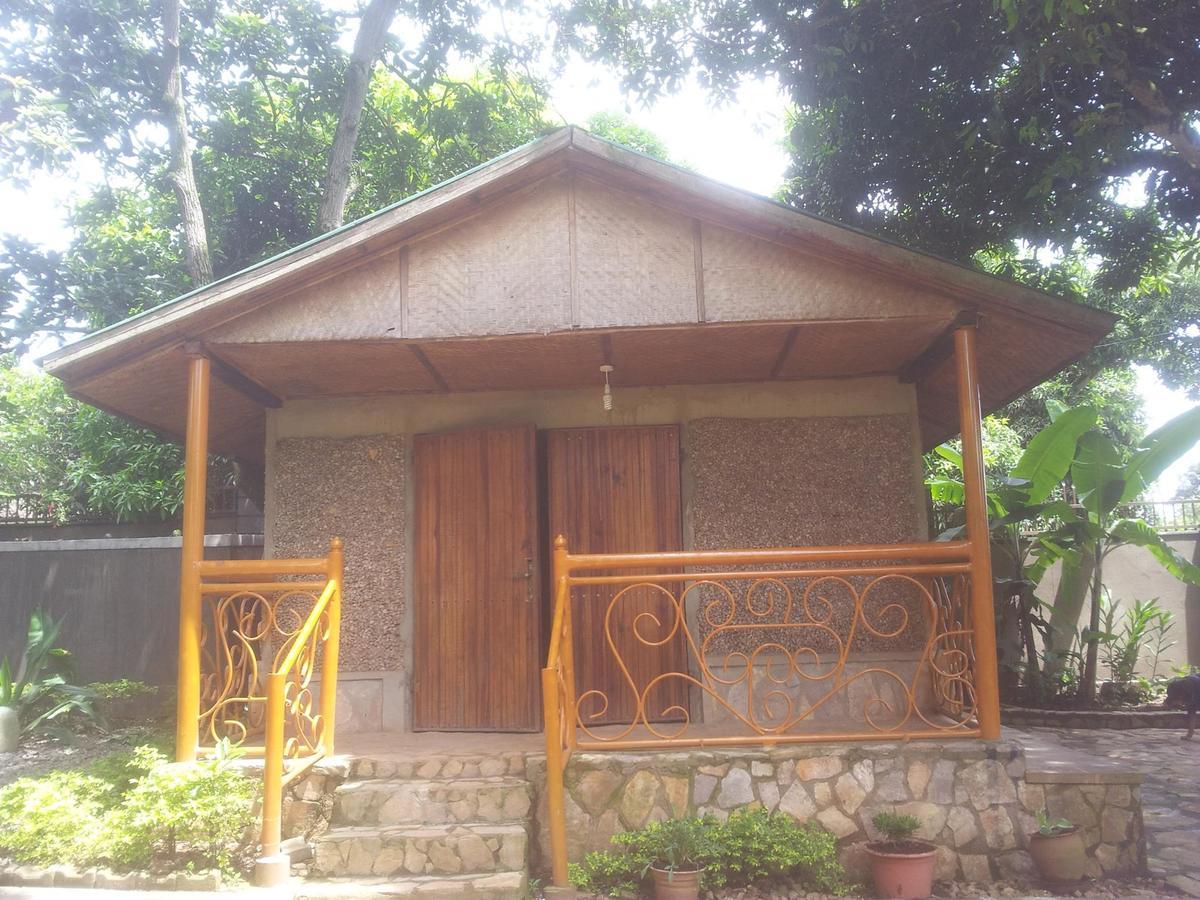 Airport Guesthouse 엔테베 외부 사진