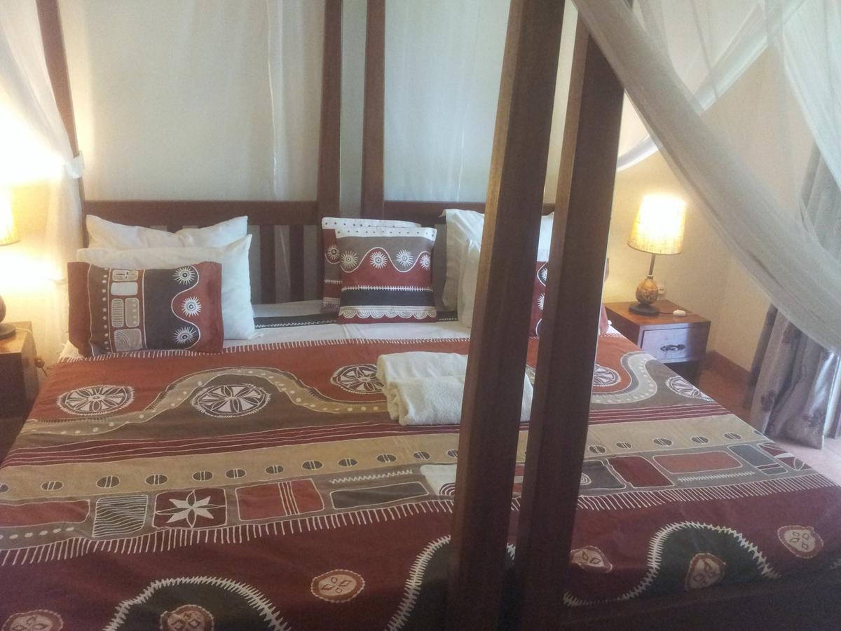 Airport Guesthouse 엔테베 외부 사진