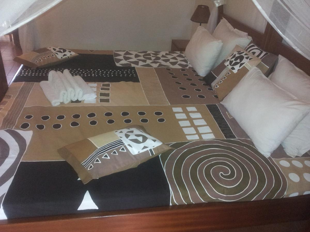 Airport Guesthouse 엔테베 외부 사진