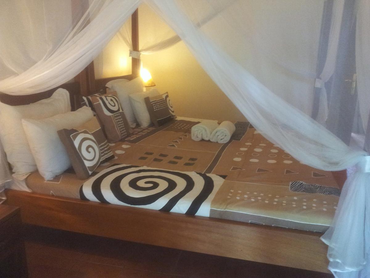 Airport Guesthouse 엔테베 외부 사진