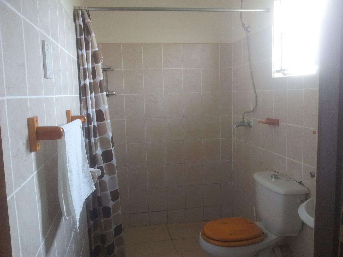 Airport Guesthouse 엔테베 외부 사진